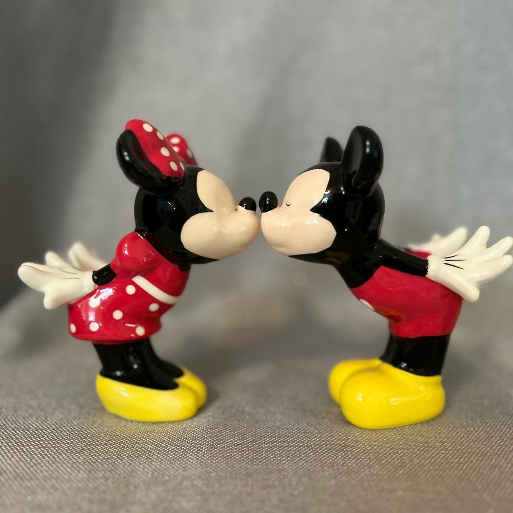 Disney Mickey & Minnie Spice Of Life Painted Ceramic Salt & Pepper Shakers